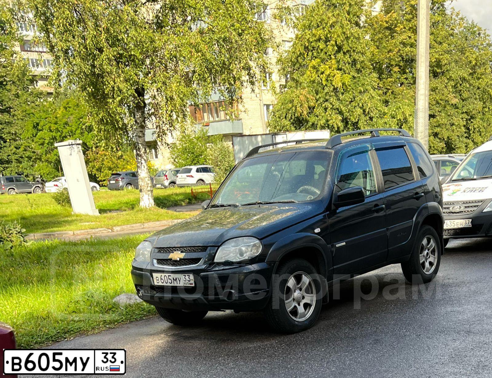 Фото автомобиля LADA 2109 SAMARA, 2001 — госномер Н560СХ33. Цвет: ТЕМНЫЙ СЕРО-СИНИЙ МЕТАЛИК