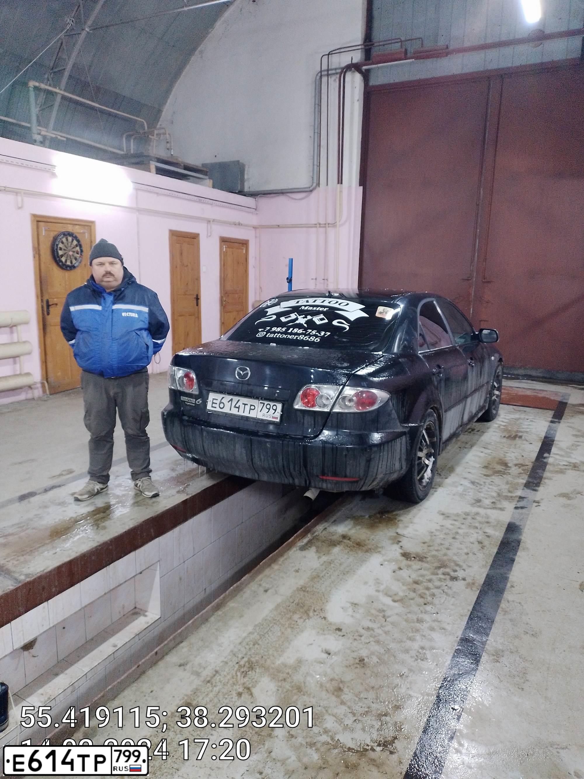Фото автомобиля MAZDA 6, 2003 — госномер Е358АВ777. Цвет: ЧЕРНЫЙ