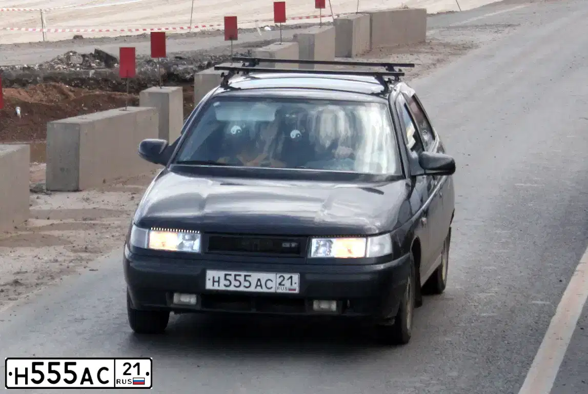 Фото автомобиля LADA 2112 LADA, 2005 — госномер Е765РХ21. Цвет: ГРАФИТОВЫЙ МЕТАЛЛИК