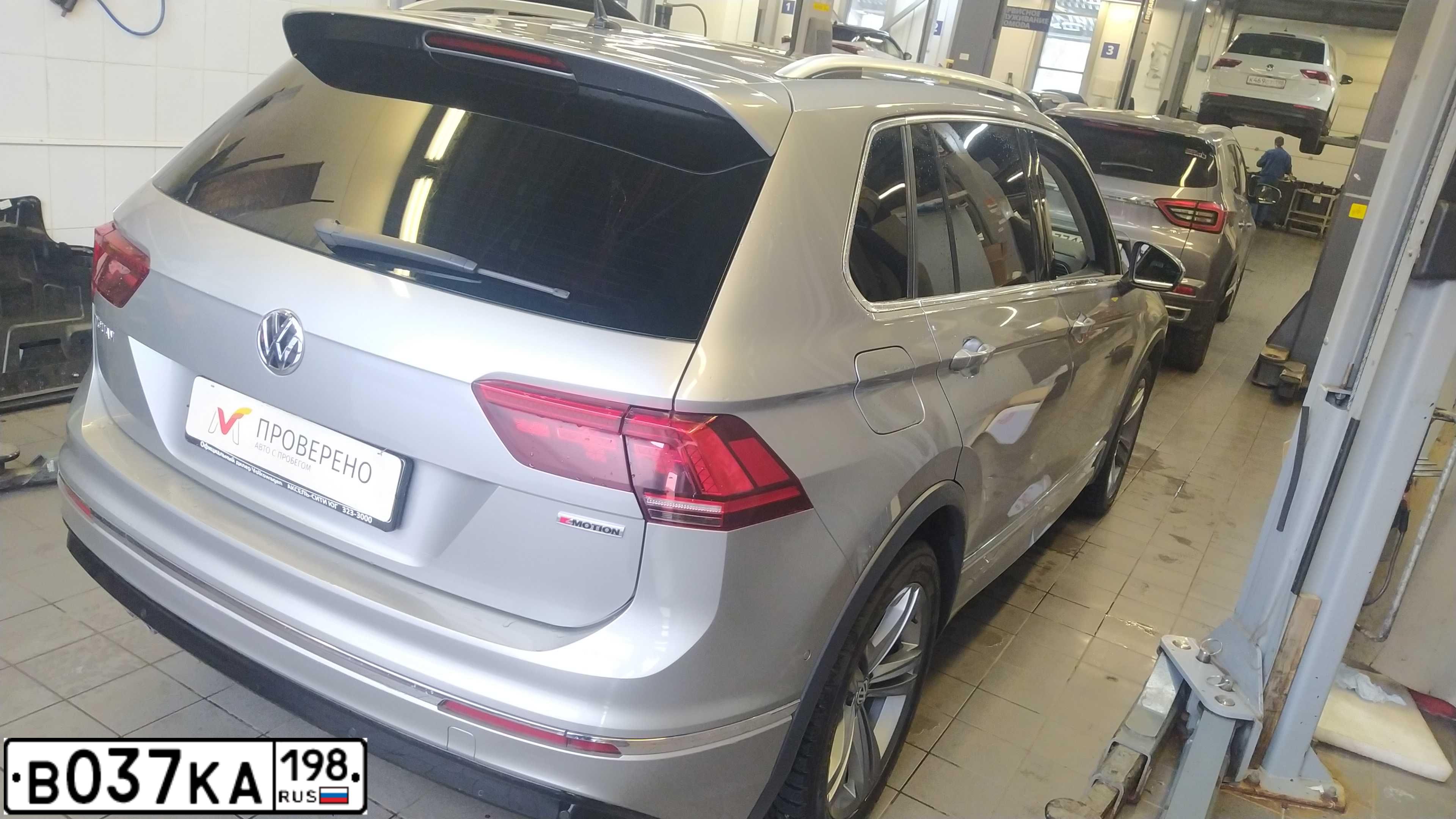 Фото автомобиля VOLKSWAGEN TIGUAN, 2018 — госномер Т007ВА198