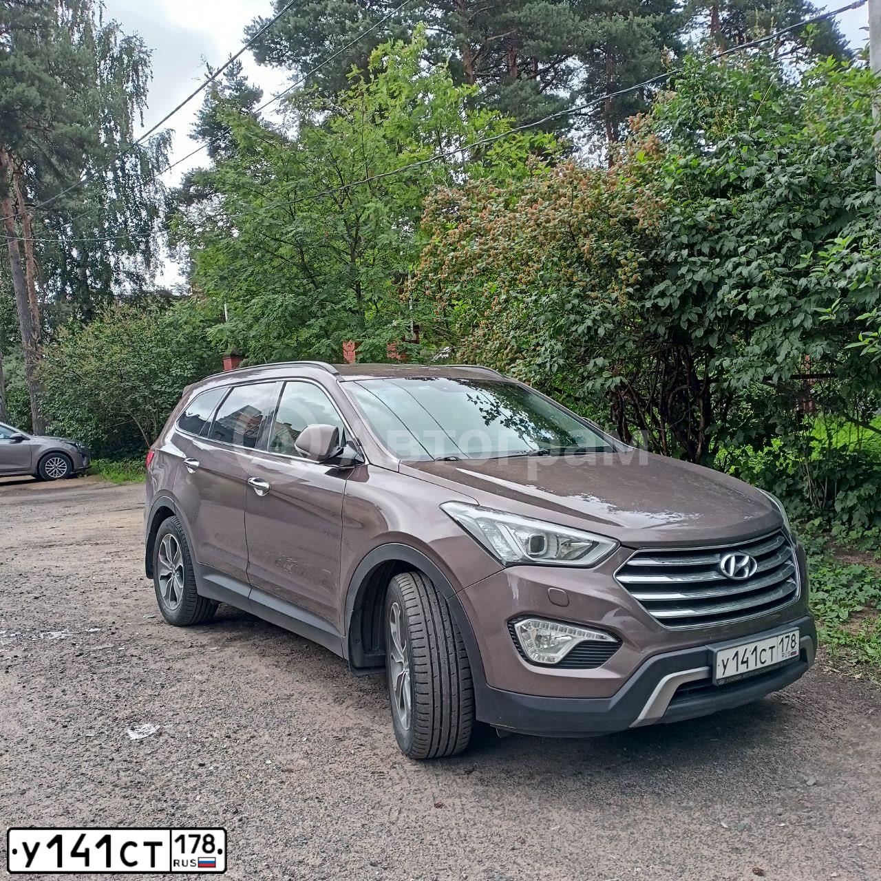 Фото автомобиля HYUNDAI SANTA FE, 2014 — госномер У141СТ178. Цвет: КОРИЧНЕВЫЙ