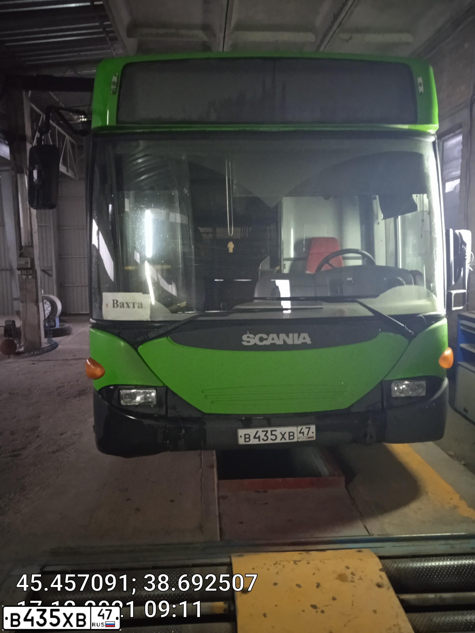 Фото автомобиля SCANIA OMNILINK, 2005 — госномер В435ХВ47. Цвет: ЗЕЛЕНЫЙ