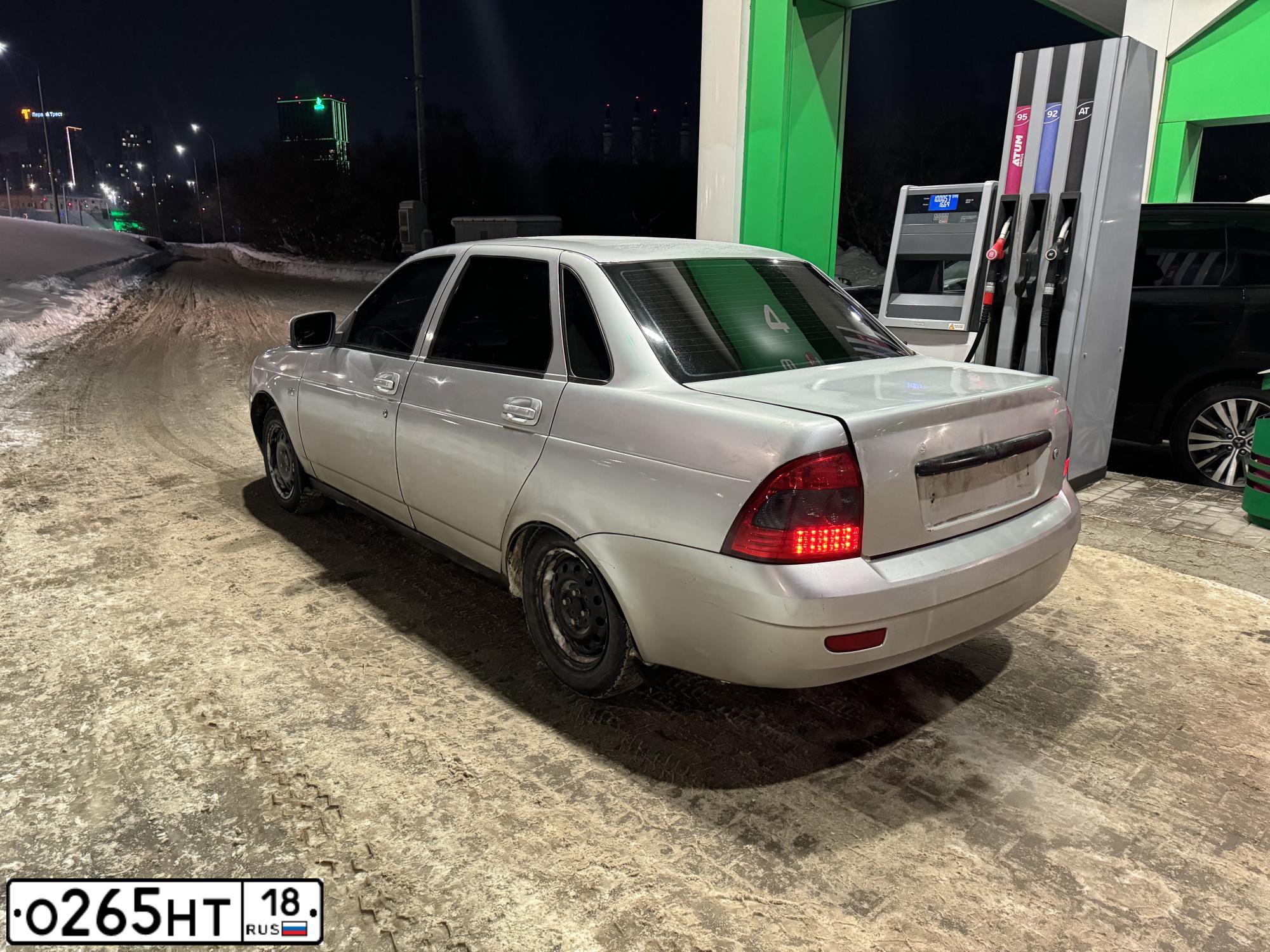 Фото автомобиля LADA 2170 PRIORA, 2007 — госномер О265НТ18. Цвет: СВЕТЛО-СЕРЕБ.МЕТАЛ
