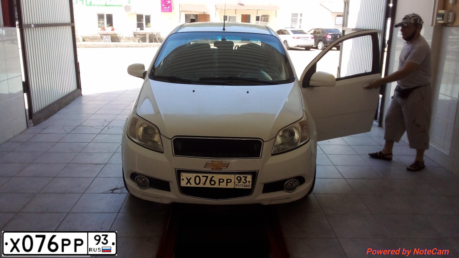 Фото автомобиля CHEVROLET AVEO, 2008 — госномер Х045КВ37. Цвет: Белый