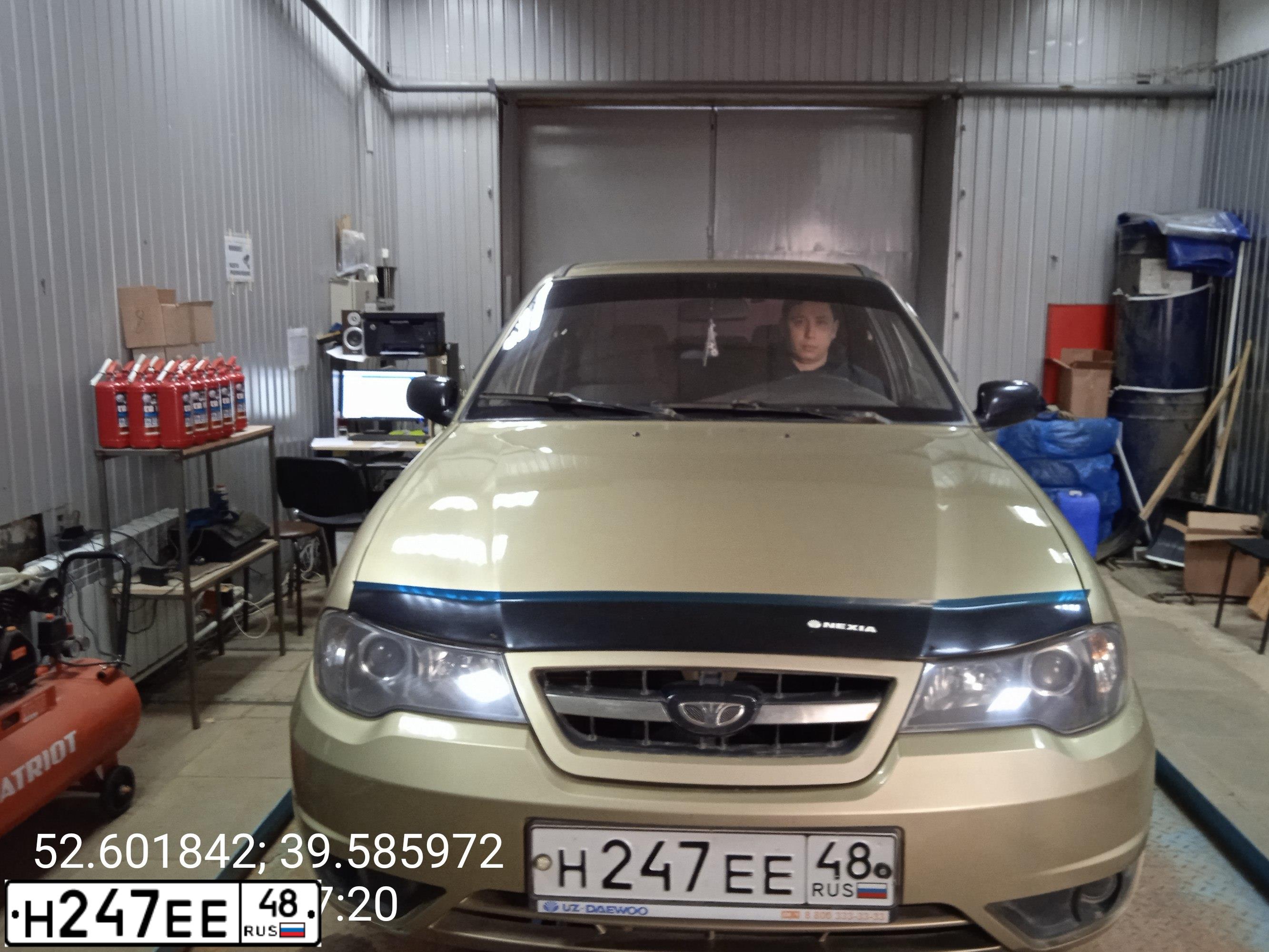 Фото автомобиля DAEWOO NEXIA, 2010 — госномер Н247ЕЕ48. Цвет: ПЕСОЧНЫЙ