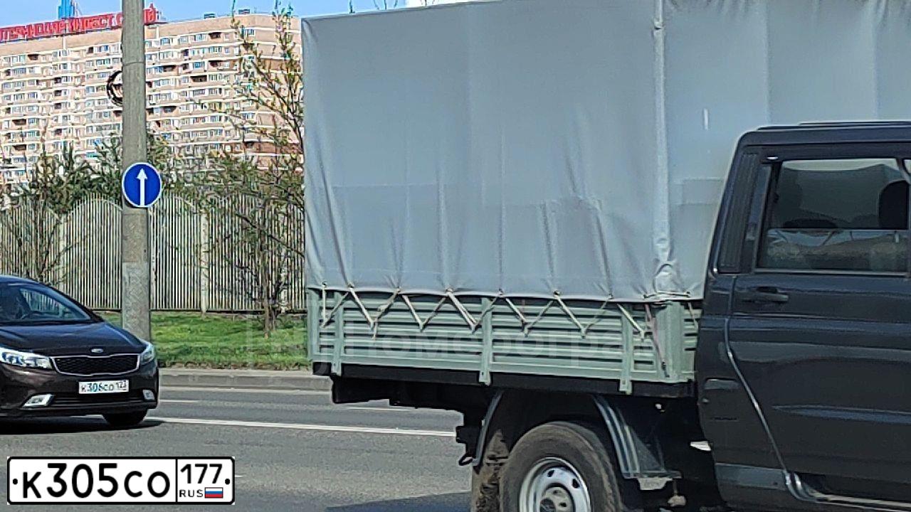 Фото автомобиля MERCEDES E-KLASSE, 1996 — госномер Р710УР31. Цвет: (БЕЛЫЙ)СЕРЕБРИСТЫЙ