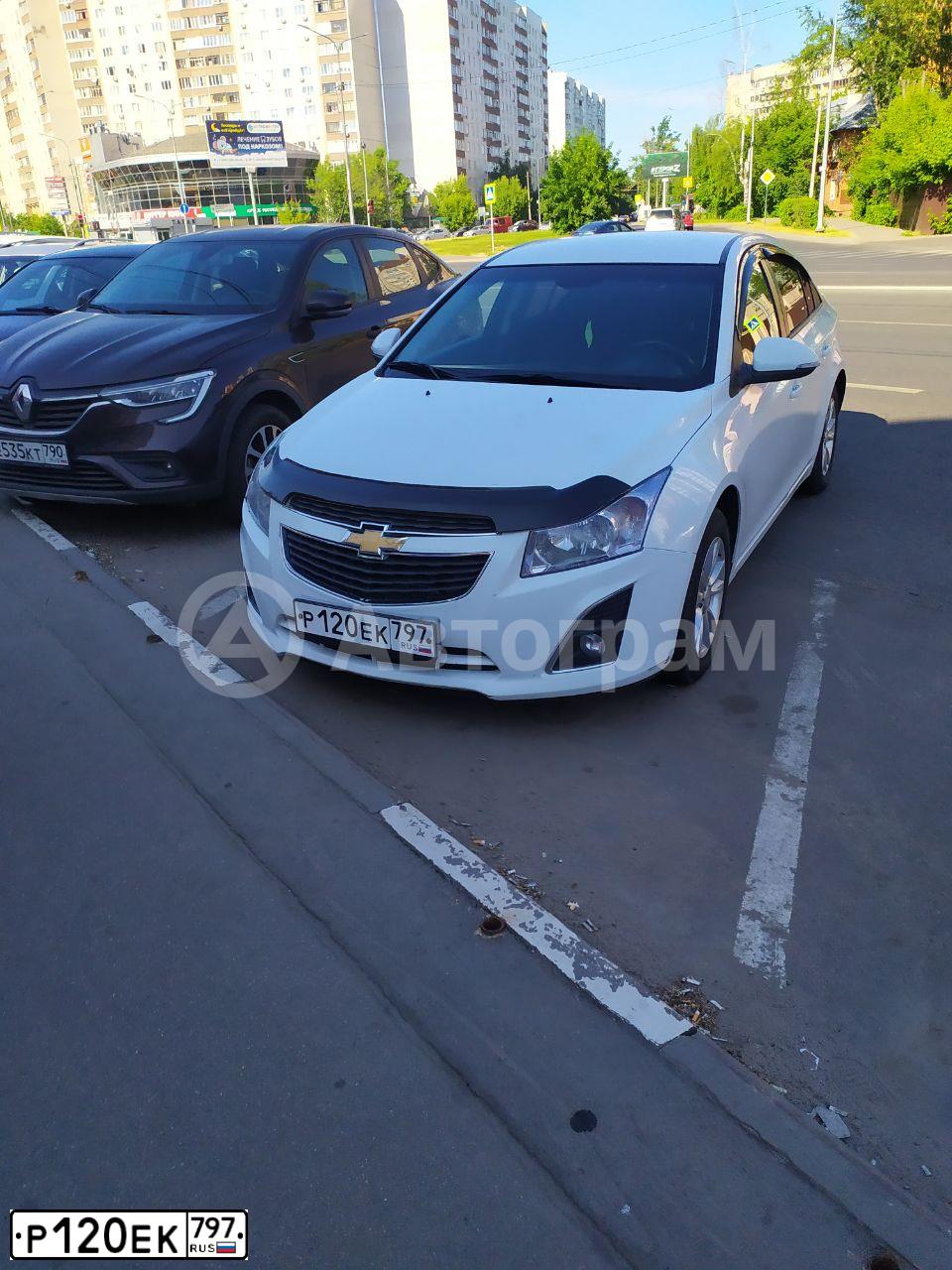 Фото автомобиля CHEVROLET CRUZE, 2013 — госномер Р120ЕК797. Цвет: БЕЛЫЙ