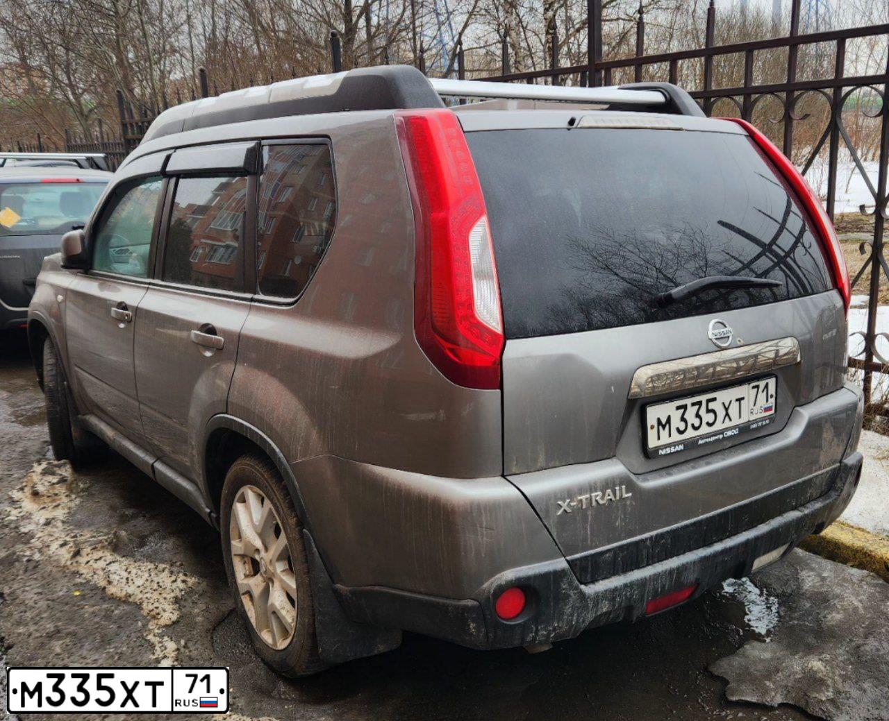 Фото автомобиля NISSAN X-TRAIL, 2012 — госномер М335ХТ71. Цвет: СЕРЫЙ