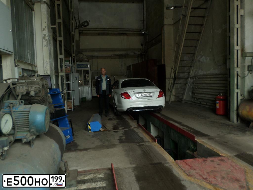 Фото автомобиля MERCEDES CL-KLASSE, 2008 — госномер Е500НО199. Цвет: БЕЛЫЙ