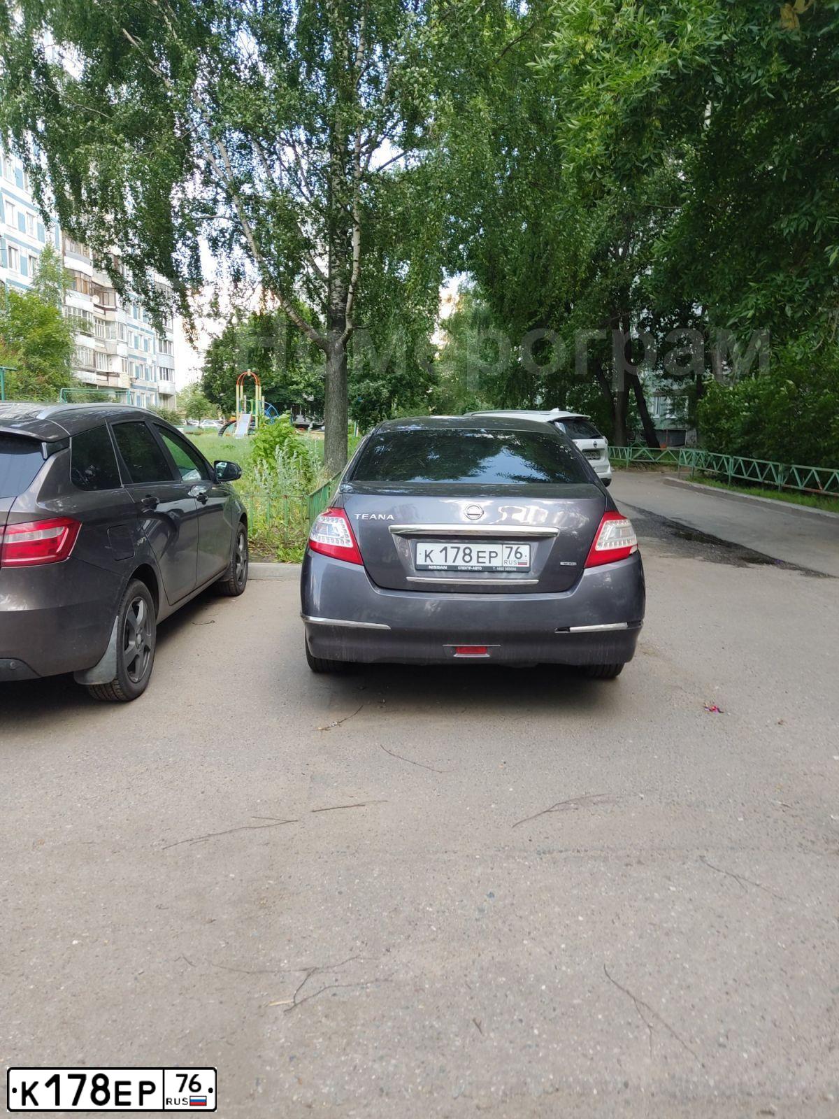 Фото автомобиля NISSAN TEANA, 2011 — госномер К178ЕР76. Цвет: СЕРЫЙ