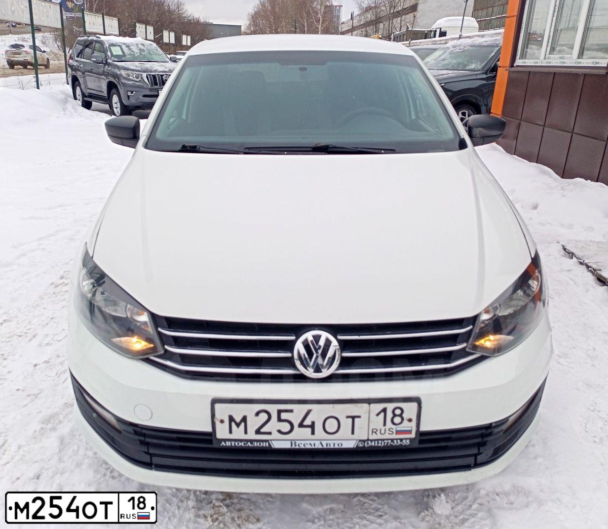 Фото автомобиля VOLKSWAGEN POLO, 2015 — госномер А305УТ18. Цвет: Белый