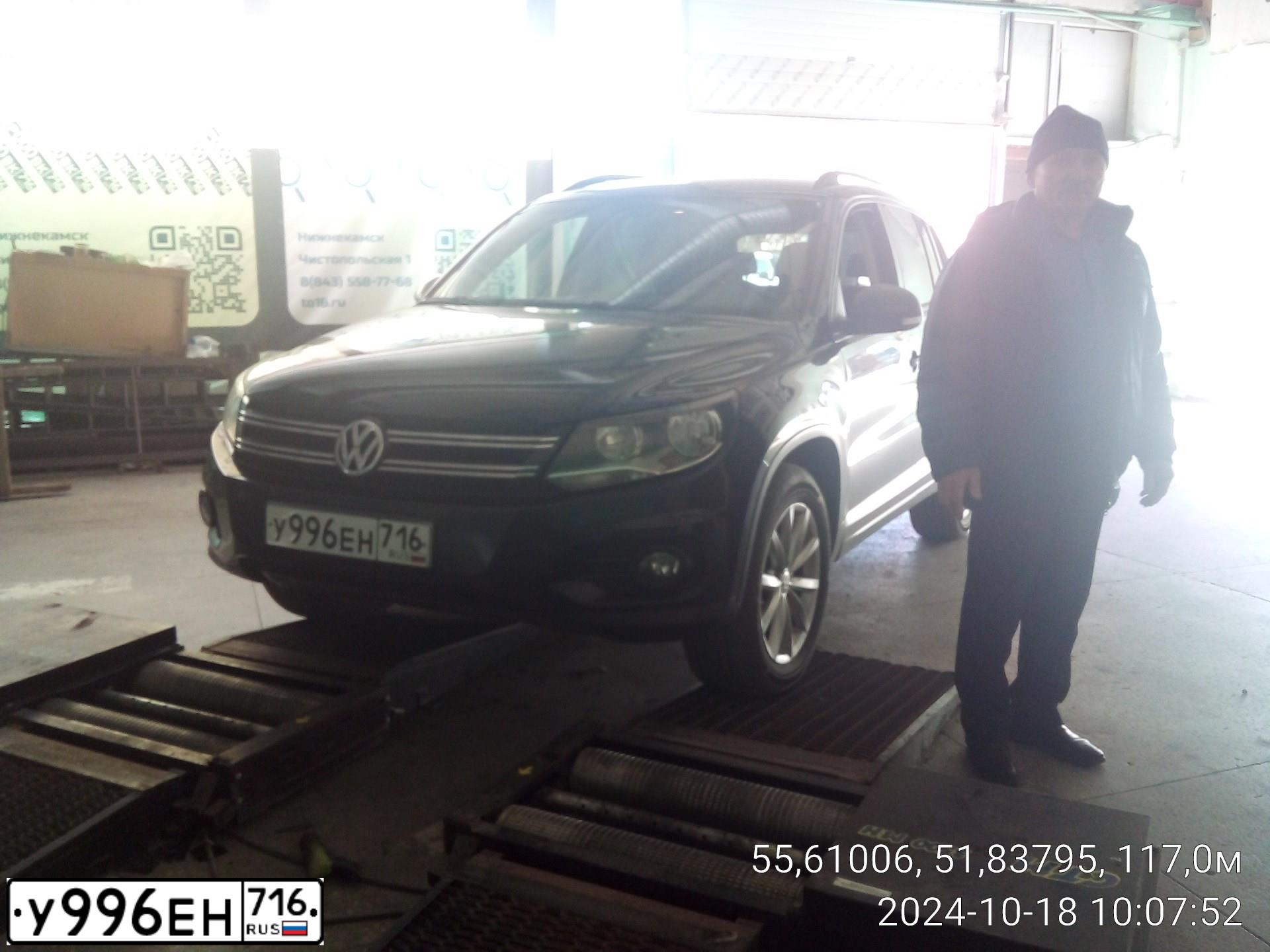 Фото автомобиля VOLKSWAGEN TIGUAN, 2013 — госномер А100РН716. Цвет: ЧЕРНЫЙ