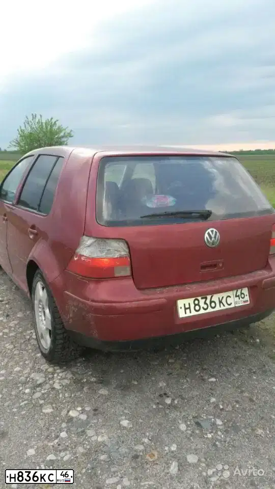 Фото автомобиля VOLKSWAGEN GOLF, 1999 — госномер С536ВО177. Цвет: Красный