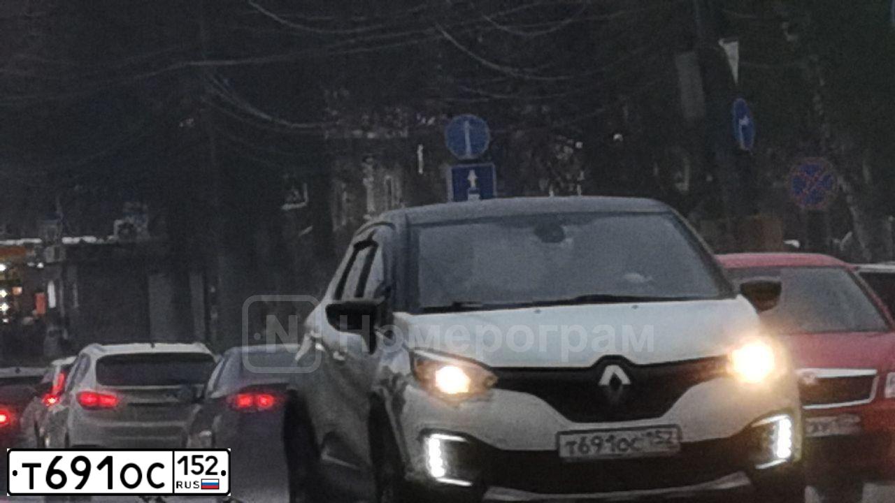 Фото автомобиля RENAULT KAPTUR, 2016 — госномер Т691ОС152. Цвет: БЕЛЫЙ-ЧЕРНЫЙ