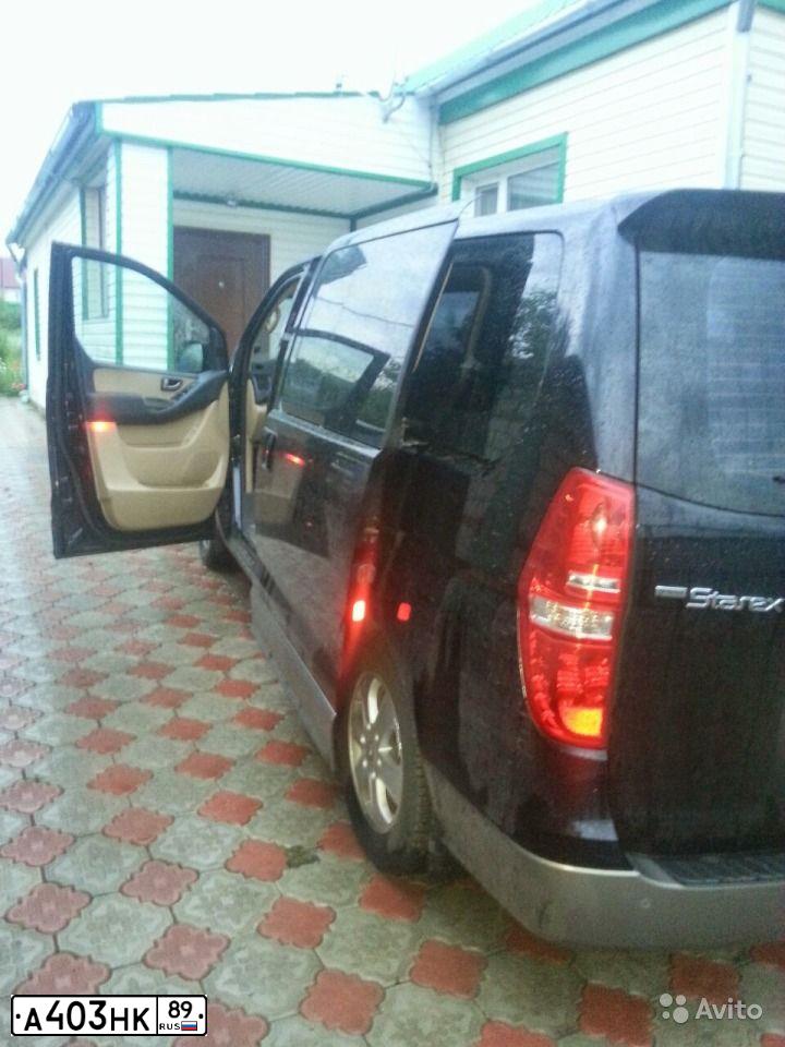 Фото автомобиля HYUNDAI GRAND STAREX, 2010 — госномер С381КМ102. Цвет: ЧЕРНЫЙ
