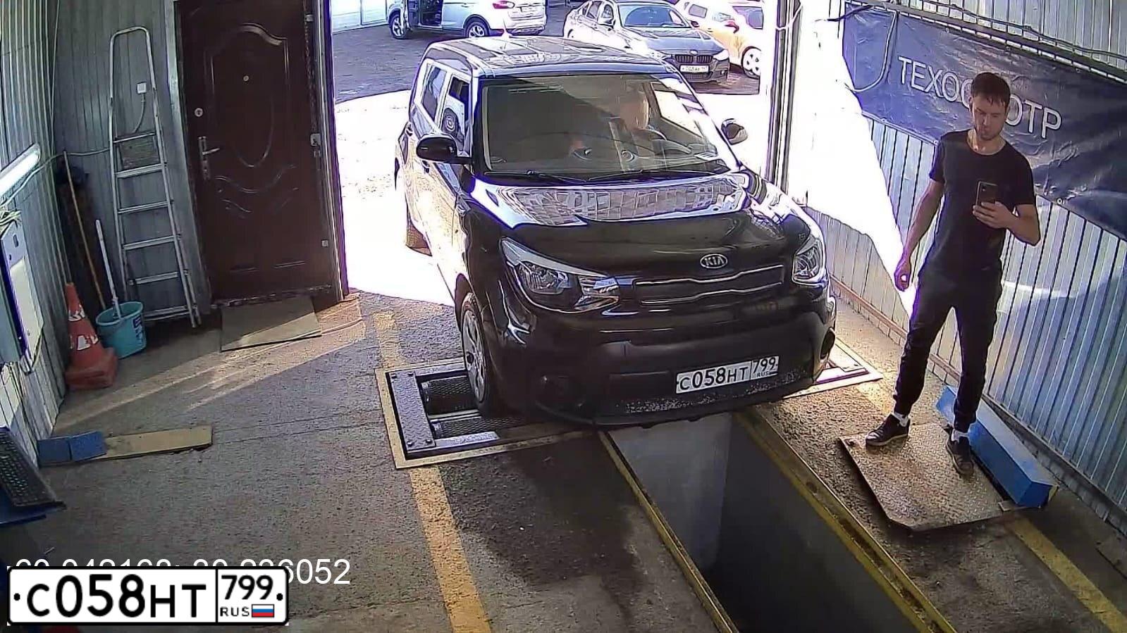 Фото автомобиля KIA SOUL, 2018 — госномер С058НТ799. Цвет: ЧЕРНЫЙ