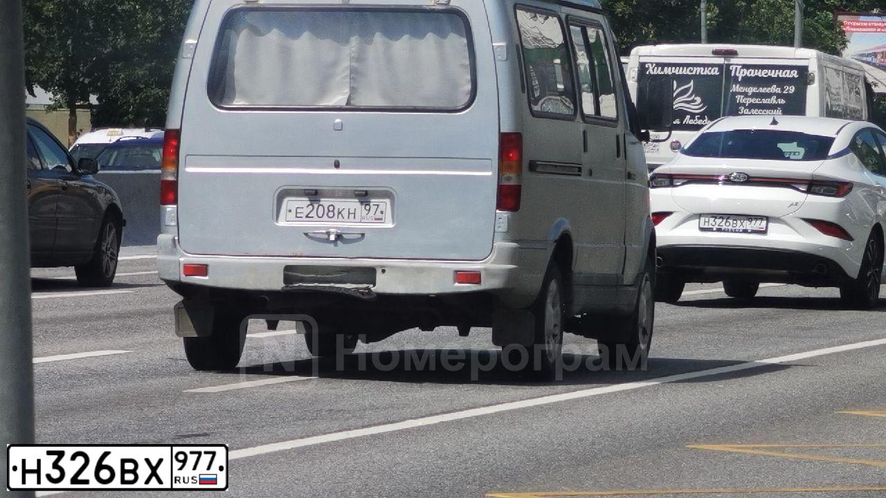 Фото автомобиля JAC J7, 2023 — госномер Н326ВХ977. Цвет: Белый