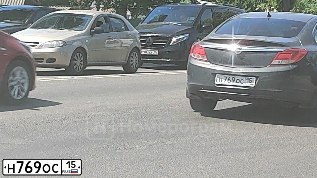 Фото автомобиля OPEL INSIGNIA, 2013 — госномер Т012ХС790. Цвет: СЕРЫЙ