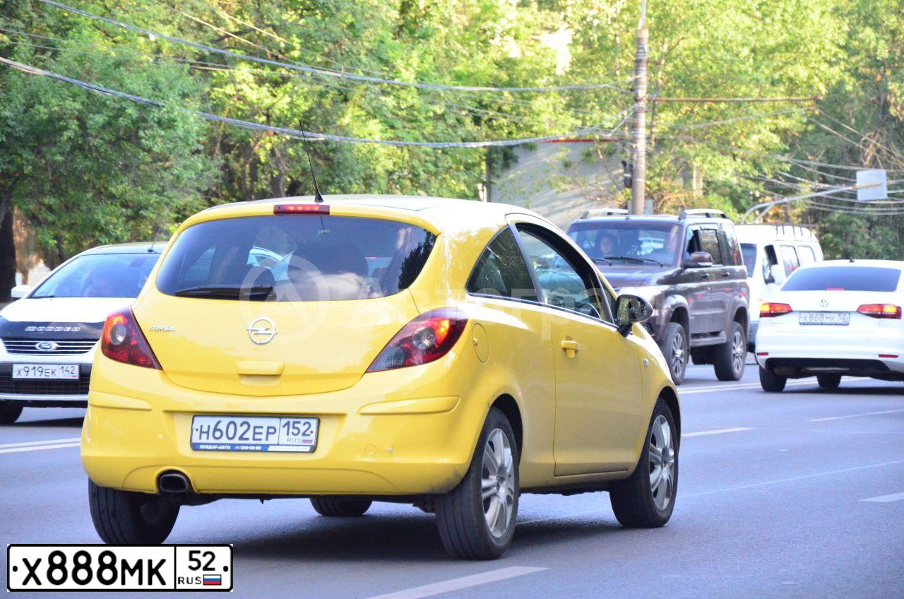Фото автомобиля PEUGEOT 3008, 2011 — госномер Р335ЕК152. Цвет: СЕРЕБРИСТЫЙ