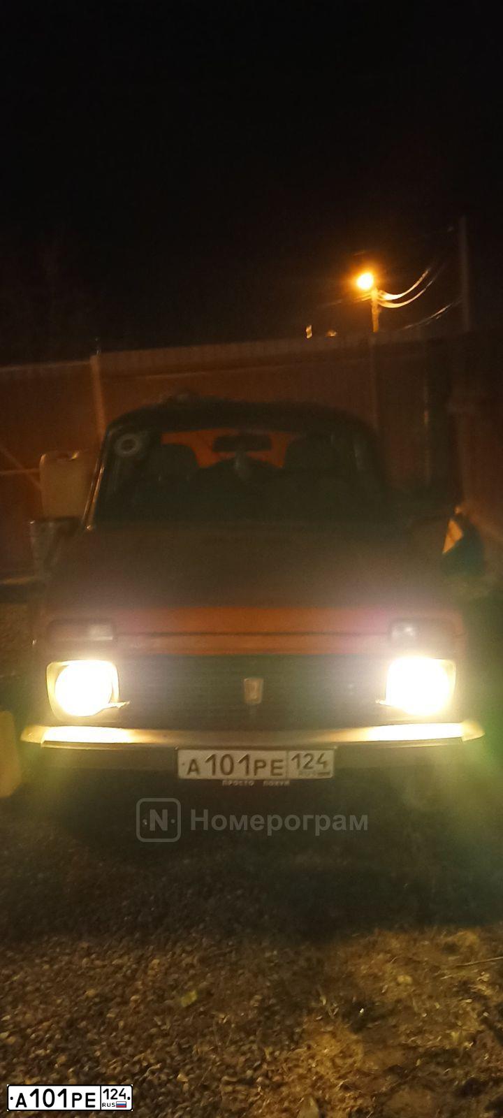 Фото автомобиля LADA 2121 NIVA, 1992 — госномер Е832ВС24. Цвет: Красный
