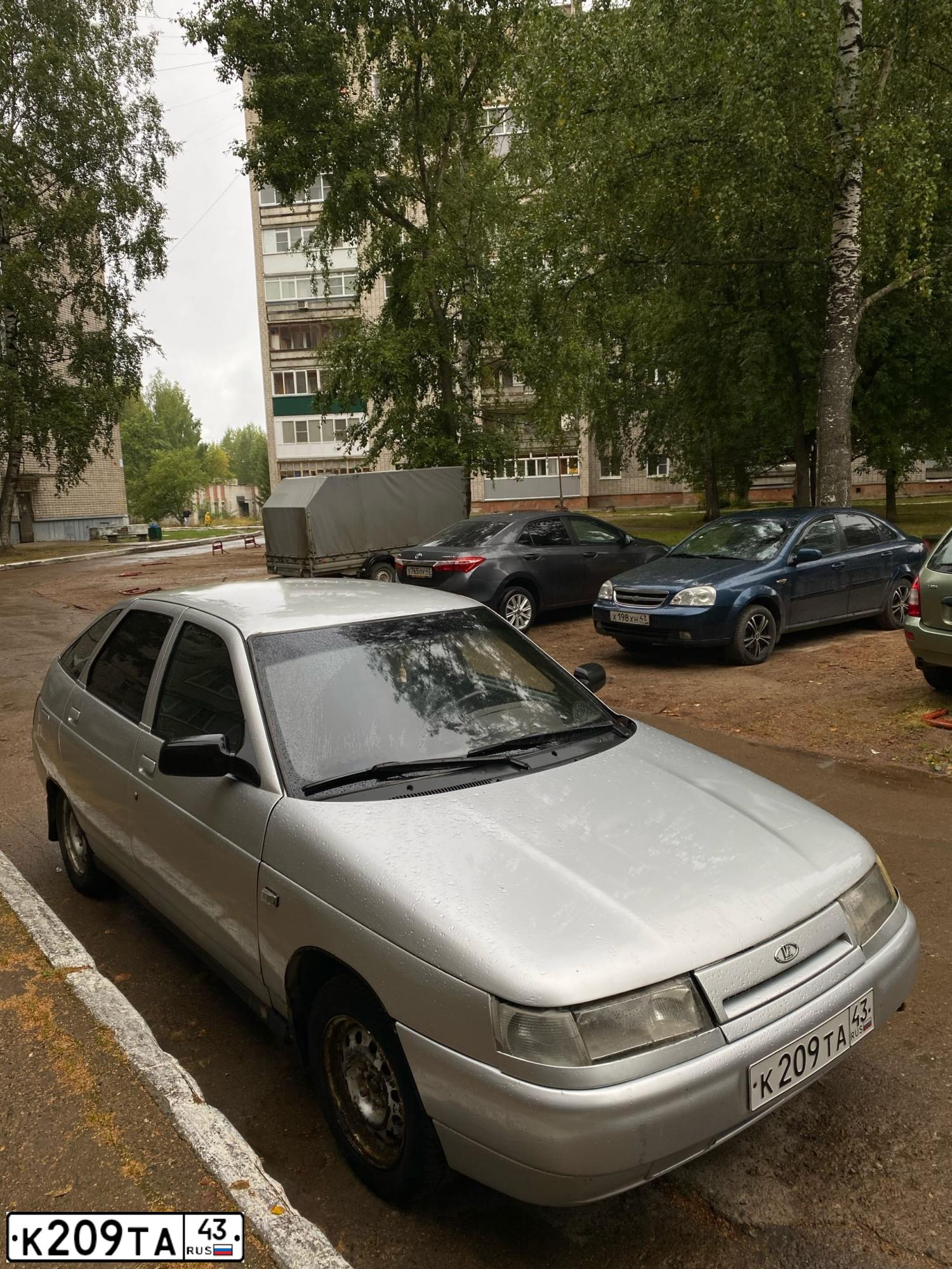 Фото автомобиля LADA 2112, 2004 — госномер К209ТА43. Цвет: Серебристый