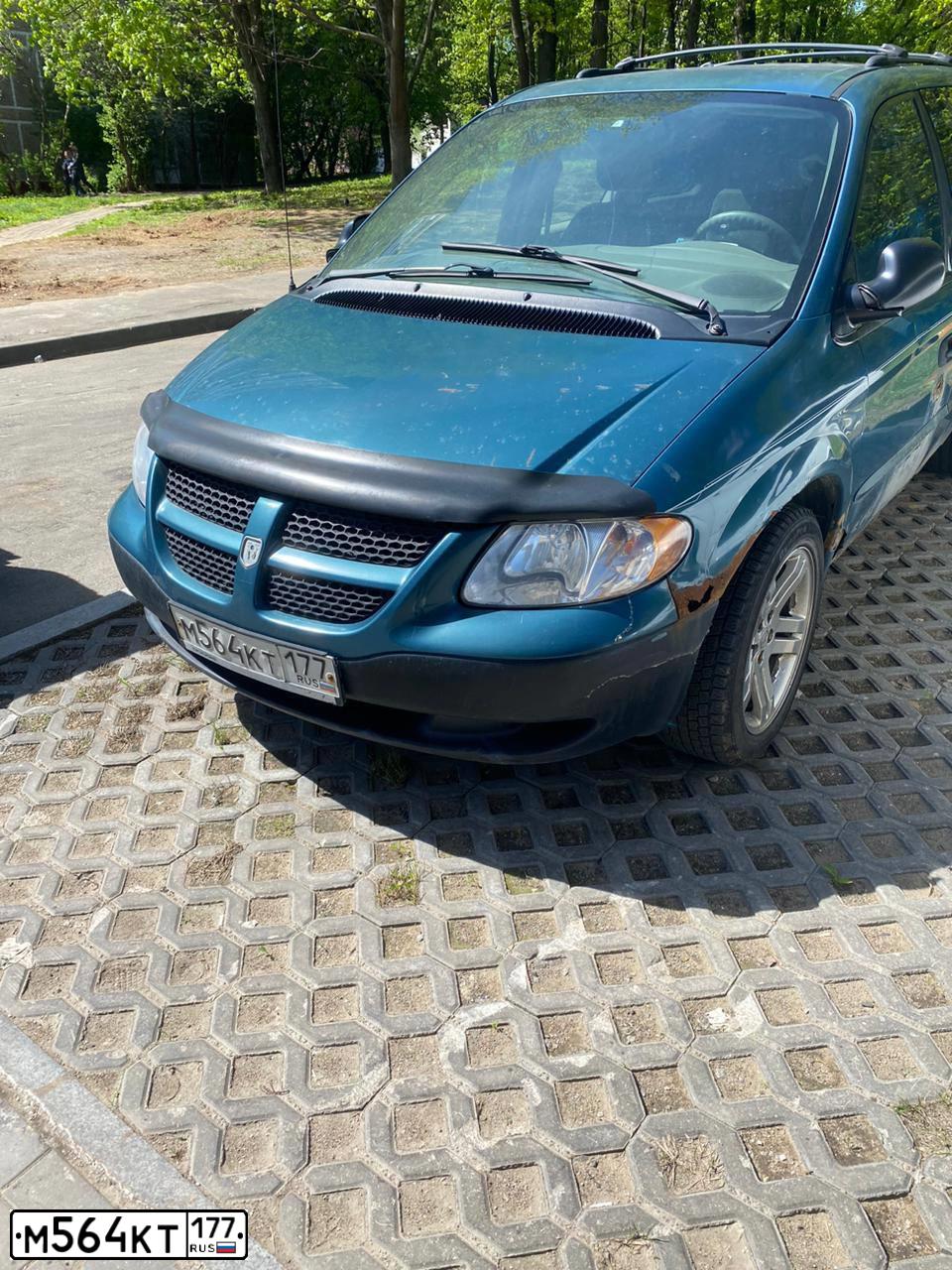 Фото автомобиля DODGE /GRAND/ CARAVAN, 2002 — госномер М564КТ177. Цвет: ЗЕЛЕНЫЙ