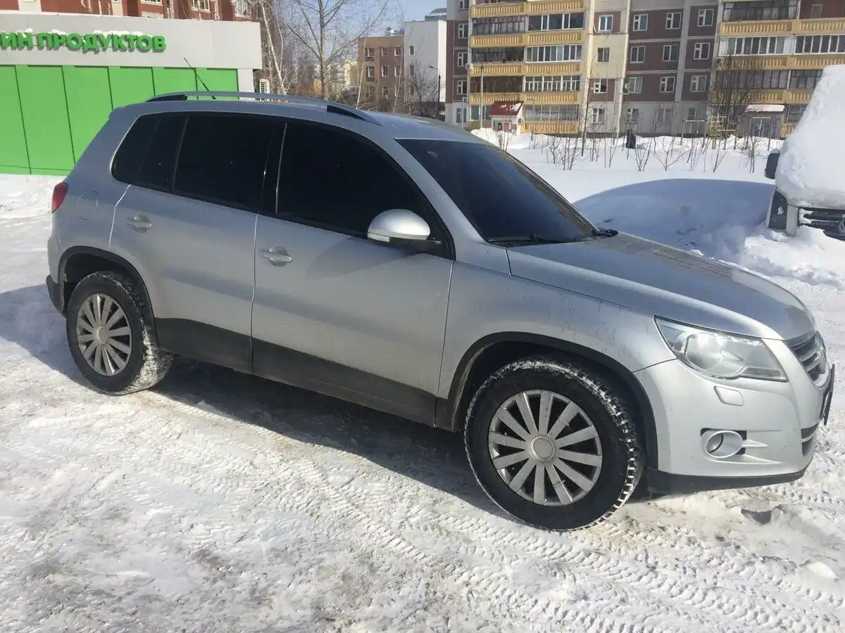 Фото автомобиля VOLKSWAGEN TIGUAN, 2009 — госномер Т506ВВ79. Цвет: Серебристый