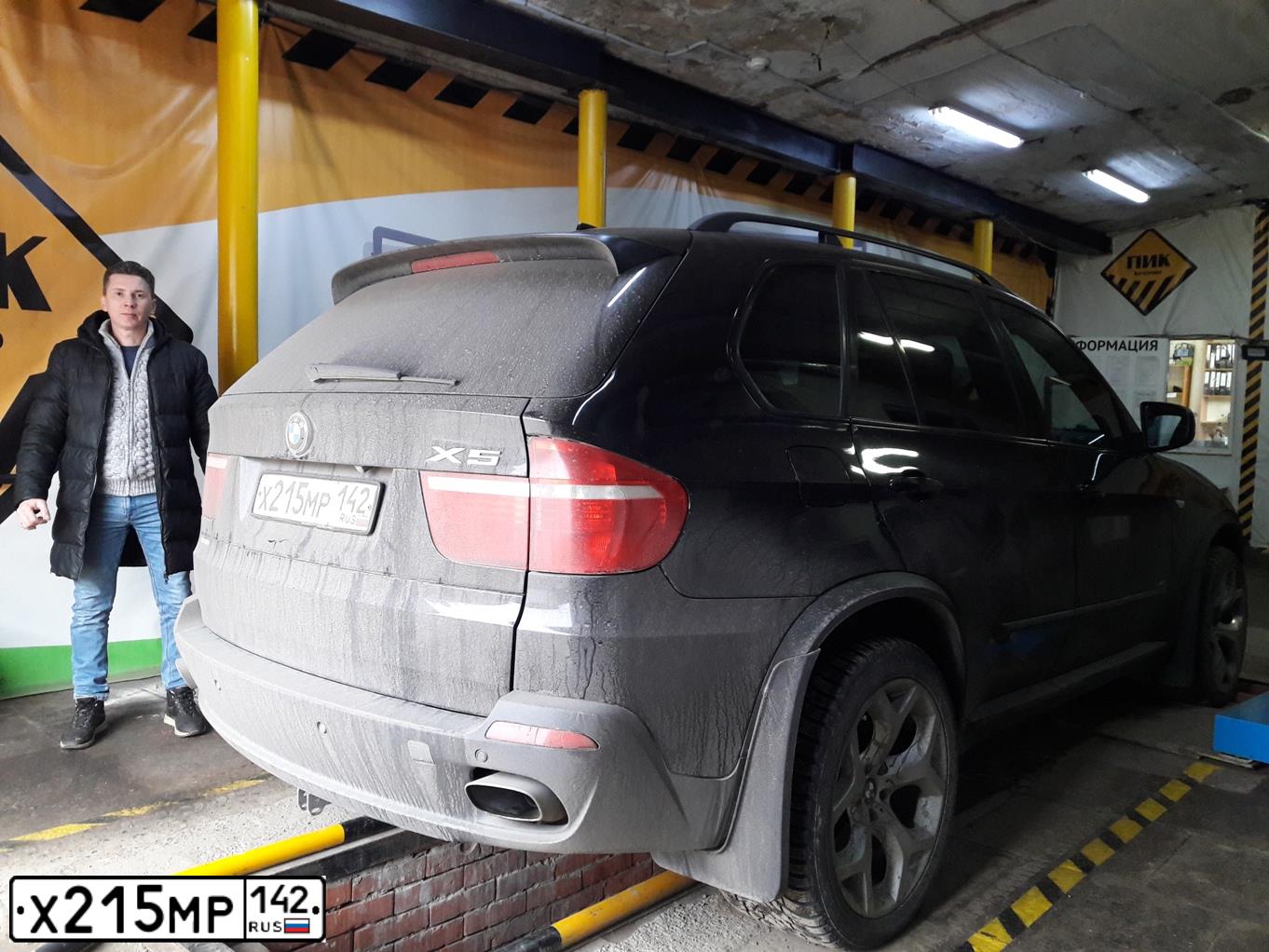 Фото автомобиля BMW X5, 2007 — госномер К816ТХ154. Цвет: ЧЕРНЫЙ