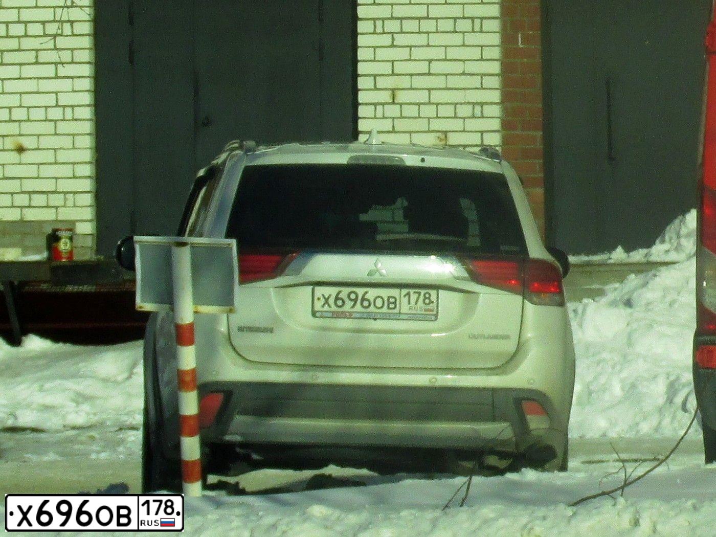 Фото автомобиля MITSUBISHI OUTLANDER, 2020 — госномер Х696ОВ178. Цвет: Белый
