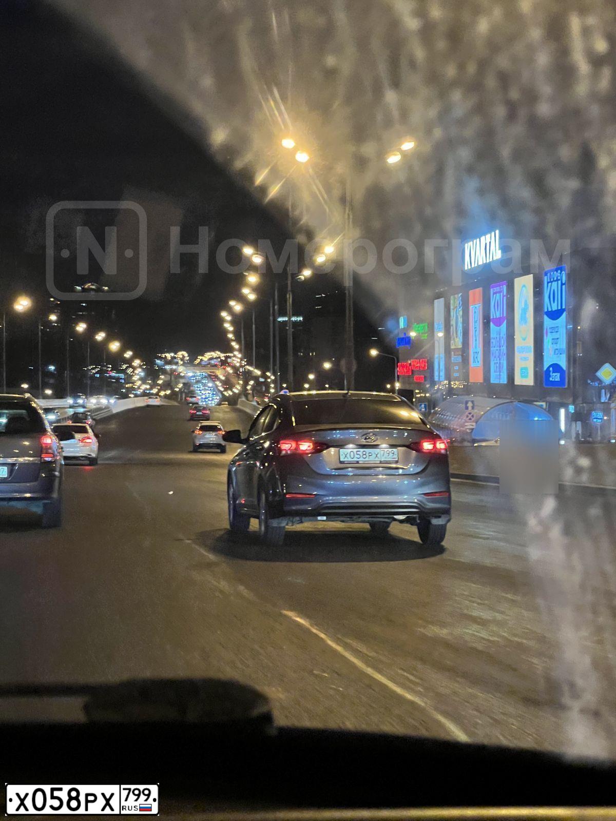Фото автомобиля HYUNDAI SOLARIS, 2020 — госномер Х058РХ799. Цвет: СЕРЫЙ