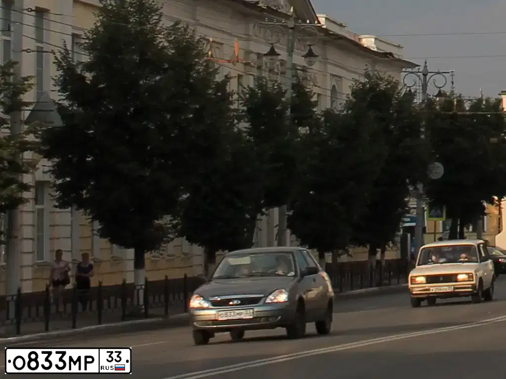 Фото автомобиля LADA 2172 PRIORA, 2011 — госномер О833МР33. Цвет: СРЕДНИЙ СЕРО ЗЕЛ МЕТ