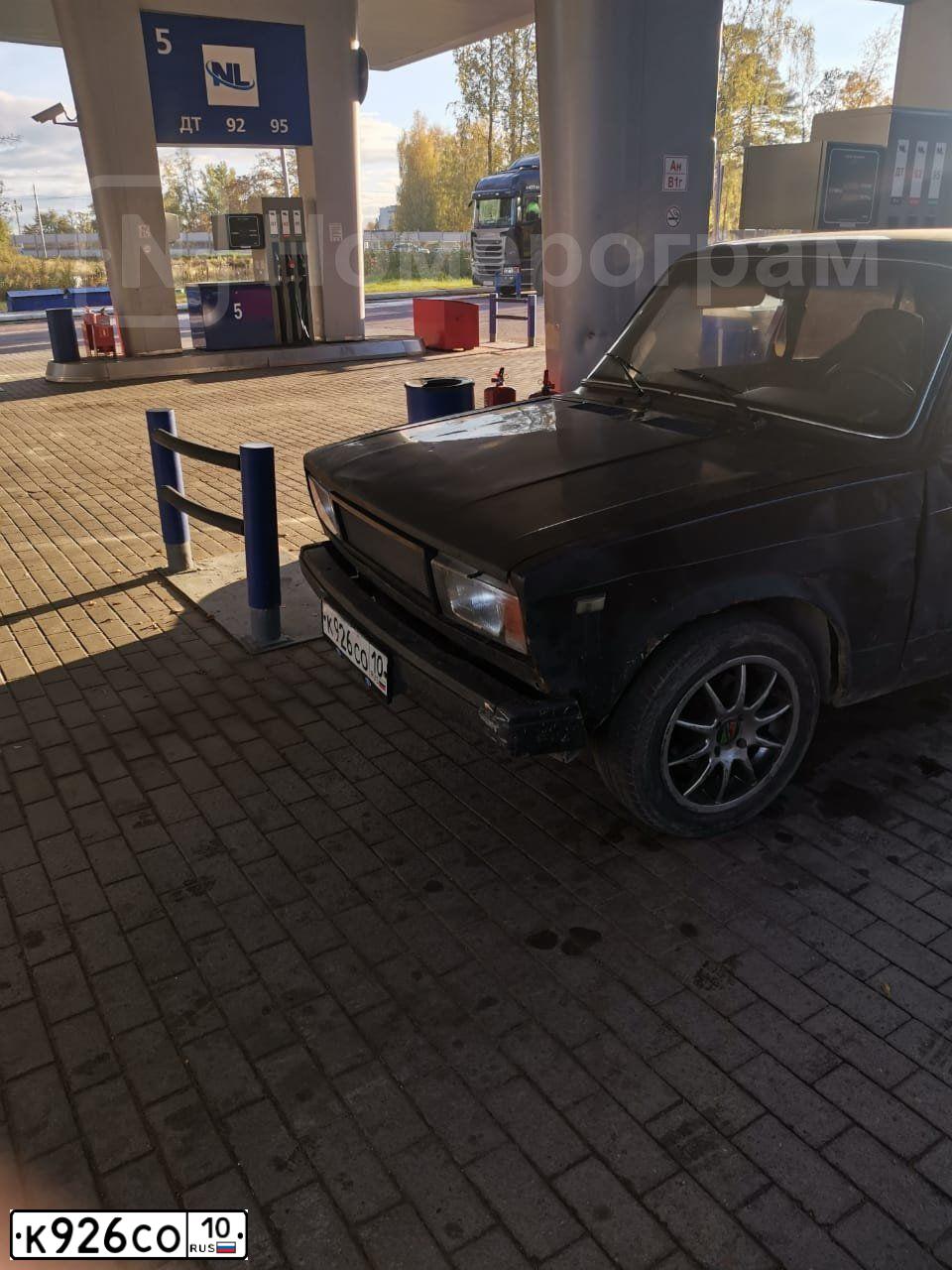 Фото автомобиля LADA 2105, 2010 — госномер А521НЕ147. Цвет: Сине-Черный