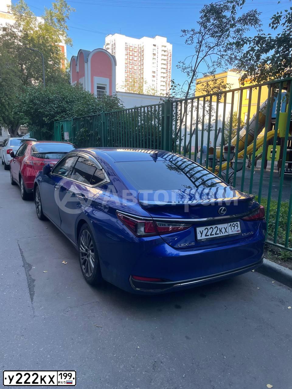 Фото автомобиля LEXUS GS, 2012 — госномер Е785УУ799. Цвет: Белый