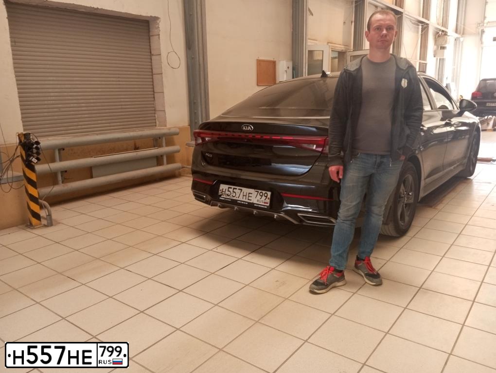 Фото автомобиля HYUNDAI SOLARIS, 2018 — госномер А320ТС252. Цвет: ЧЕРНЫЙ