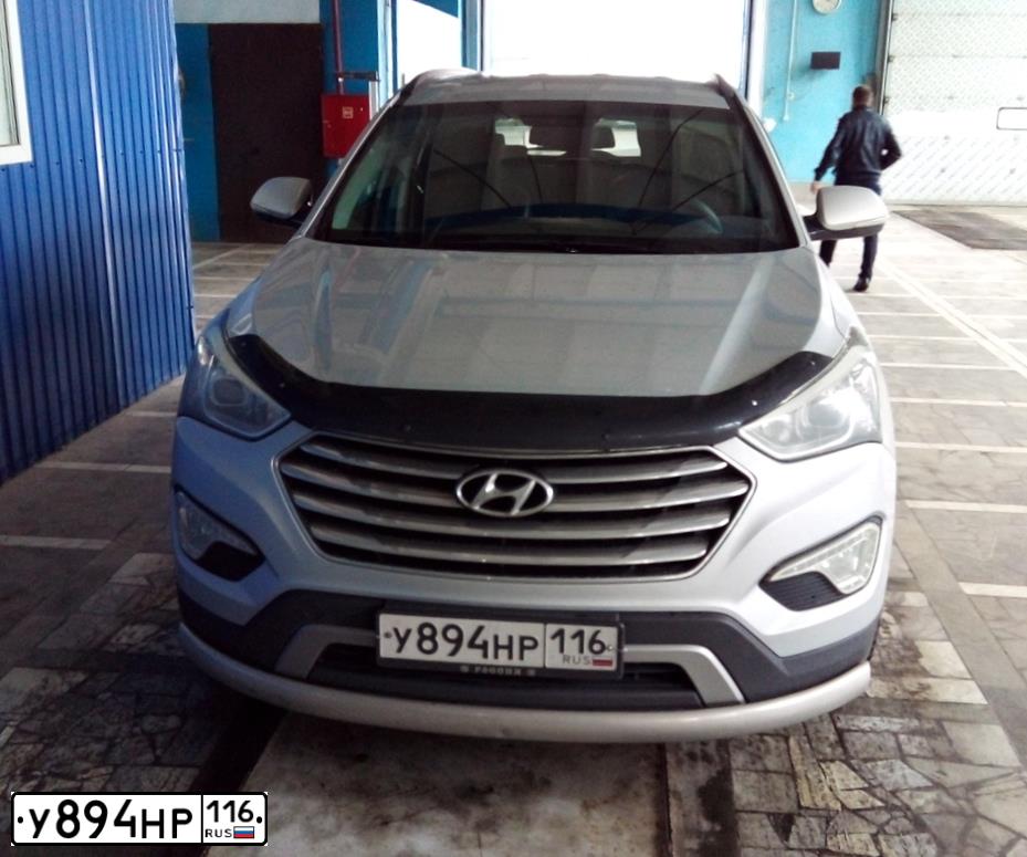 Фото автомобиля HYUNDAI SANTA FE, 2014 — госномер У894НР116. Цвет: серебристый