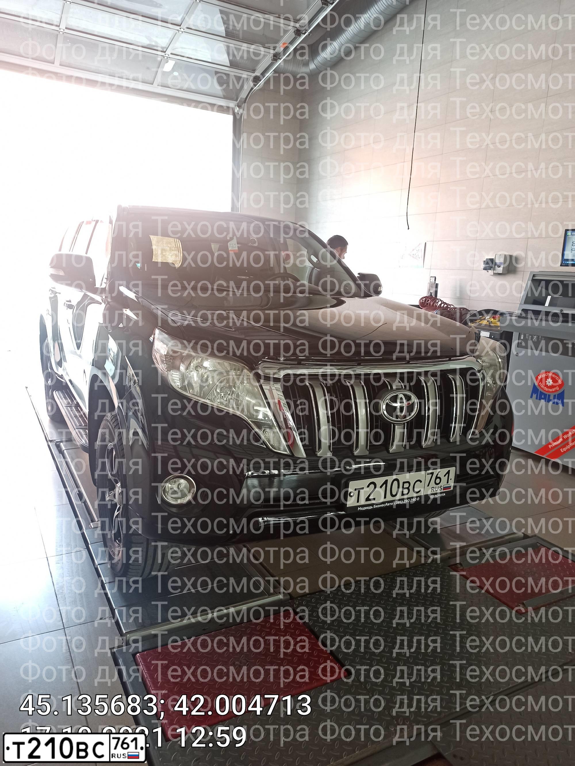 Фото автомобиля TOYOTA LANDCRUISER, 2015 — госномер К071УМ126. Цвет: ЧЕРНЫЙ