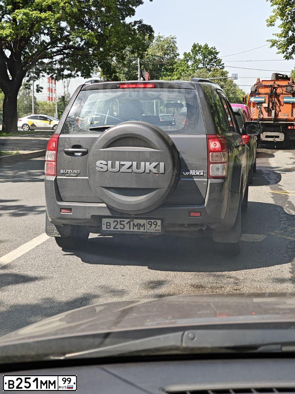 Фото автомобиля SUZUKI /GRAND/ VITARA, 2012 — госномер В251ММ99. Цвет: СЕРЫЙ-Т.СЕРЫЙ