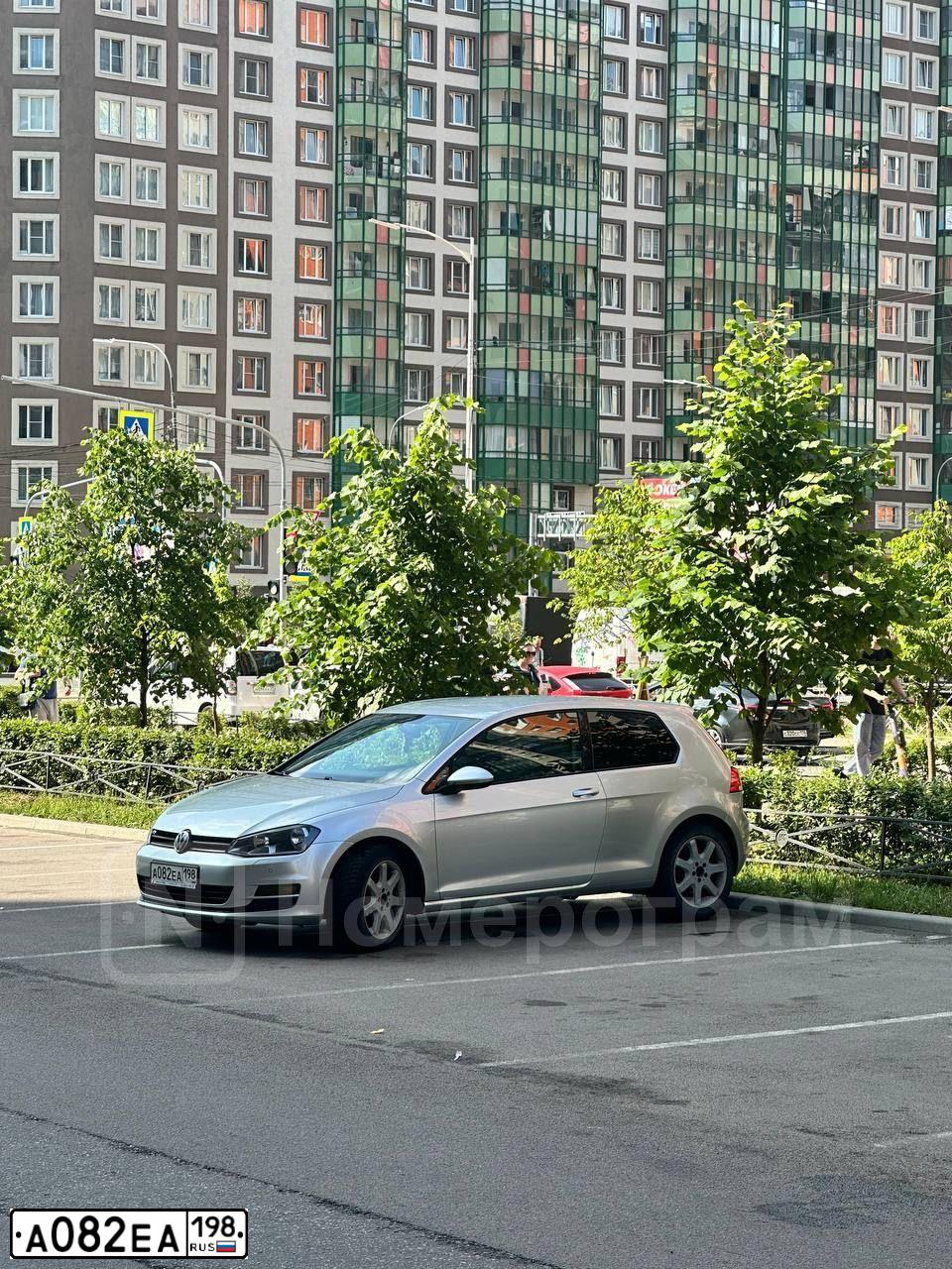Фото автомобиля VOLKSWAGEN GOLF, 2013 — госномер К803МА147