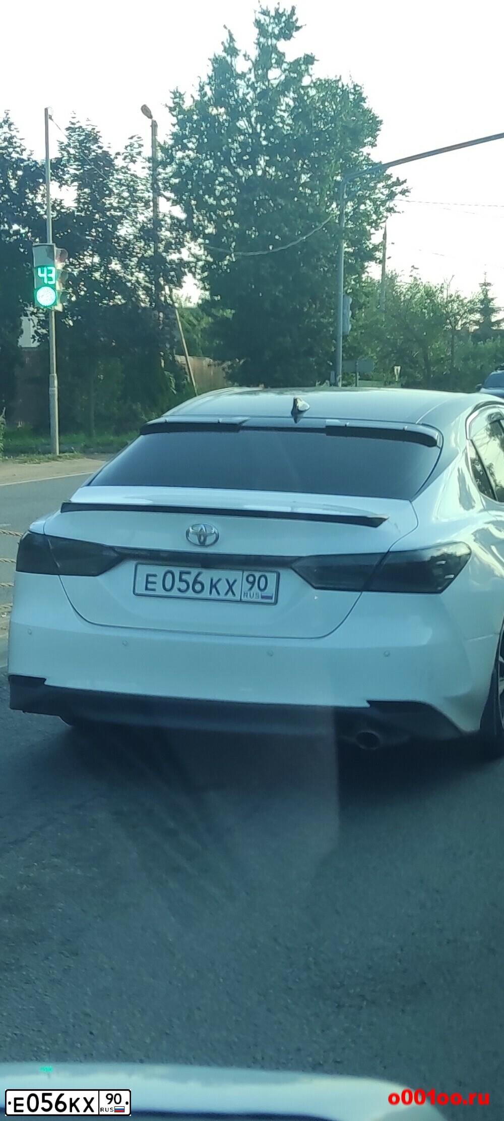 Фото автомобиля GAZ Z 3302 GAZEL, 2006 — госномер Е056КХ90. Цвет: Белый