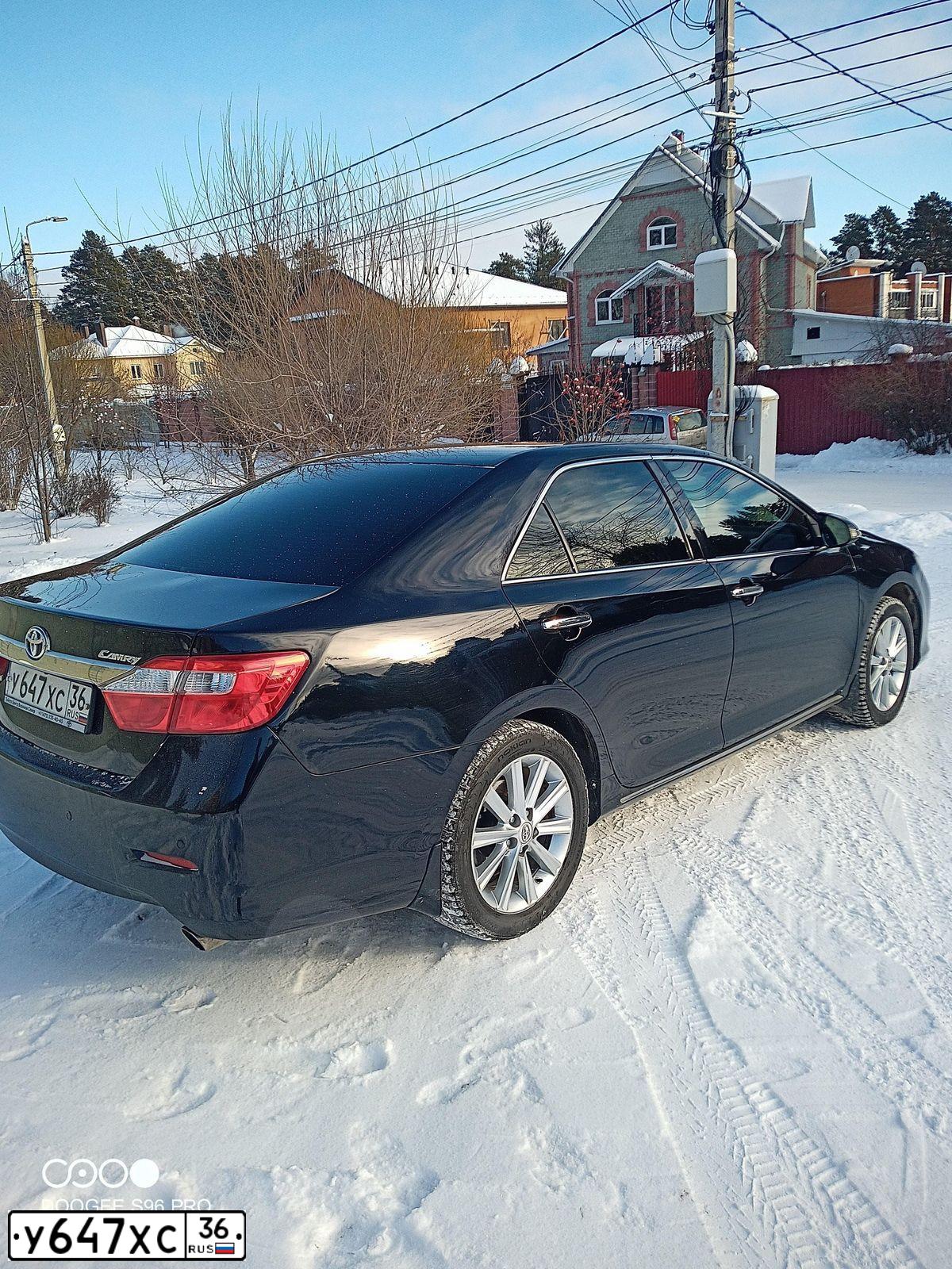 Фото автомобиля TOYOTA CAMRY, 2014 — госномер У647ХС36. Цвет: ЧЕРНЫЙ МЕТАЛЛИК