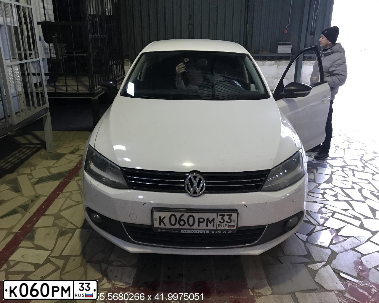 Фото автомобиля VOLKSWAGEN JETTA, 2014 — госномер К060РМ33. Цвет: БЕЛЫЙ