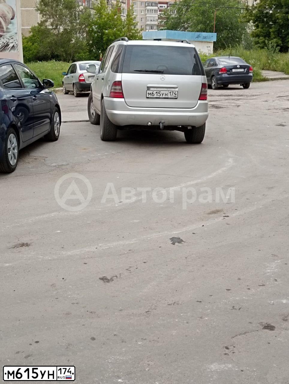 Фото автомобиля MERCEDES M-KLASSE, 1999 — госномер М615УН174. Цвет: СЕРЕБРИСТЫЙ