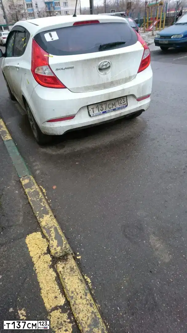 Фото автомобиля HYUNDAI SOLARIS, 2016 — госномер Т137СМ123. Цвет: Белый