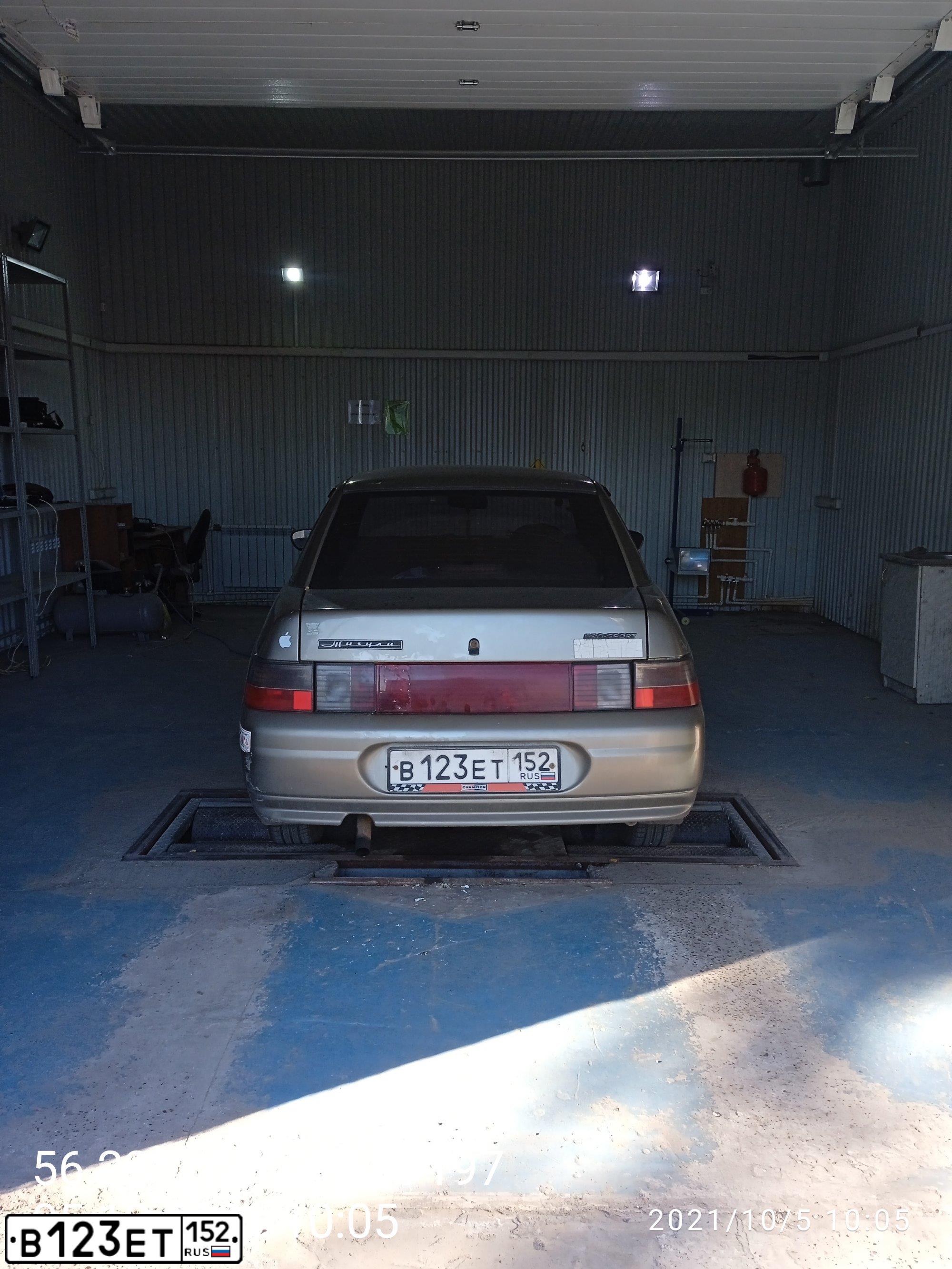Фото автомобиля LADA 2110 LADA, 2002 — госномер В123ЕТ152. Цвет: СЕРЕБ.СЕРО-ЗЕЛЕНЫЙ