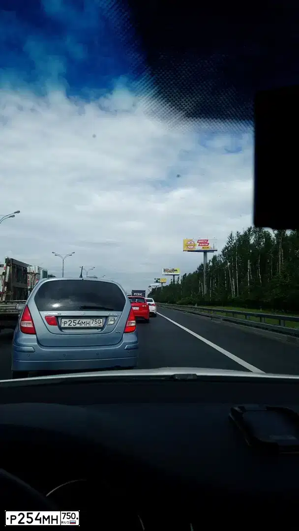 Фото автомобиля SUZUKI LIANA, 2004 — госномер Т462ЕР550