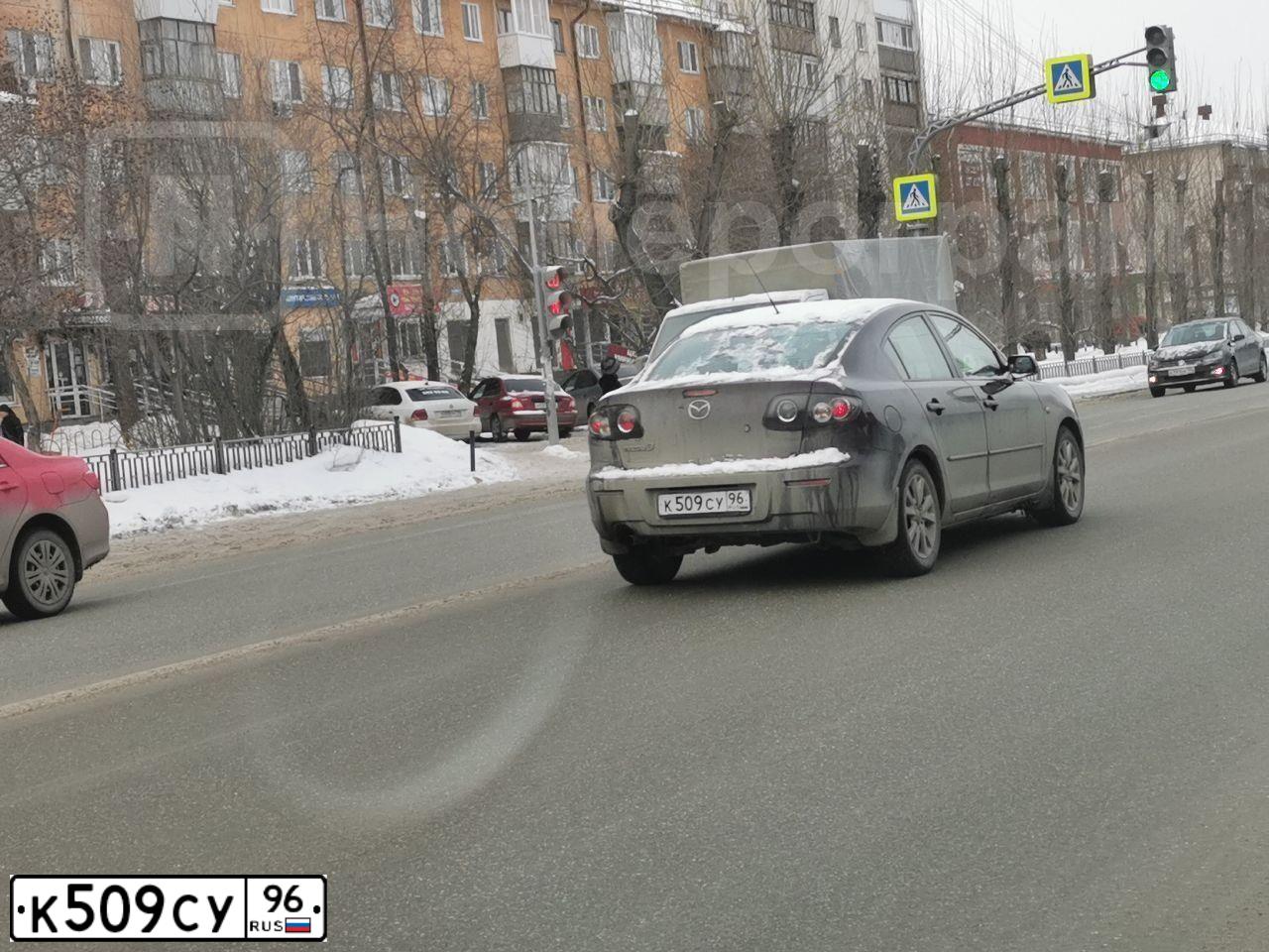 Фото автомобиля MAZDA 3, 2007 — госномер К509СУ96. Цвет: ТЕМНО-БОРДОВЫЙ