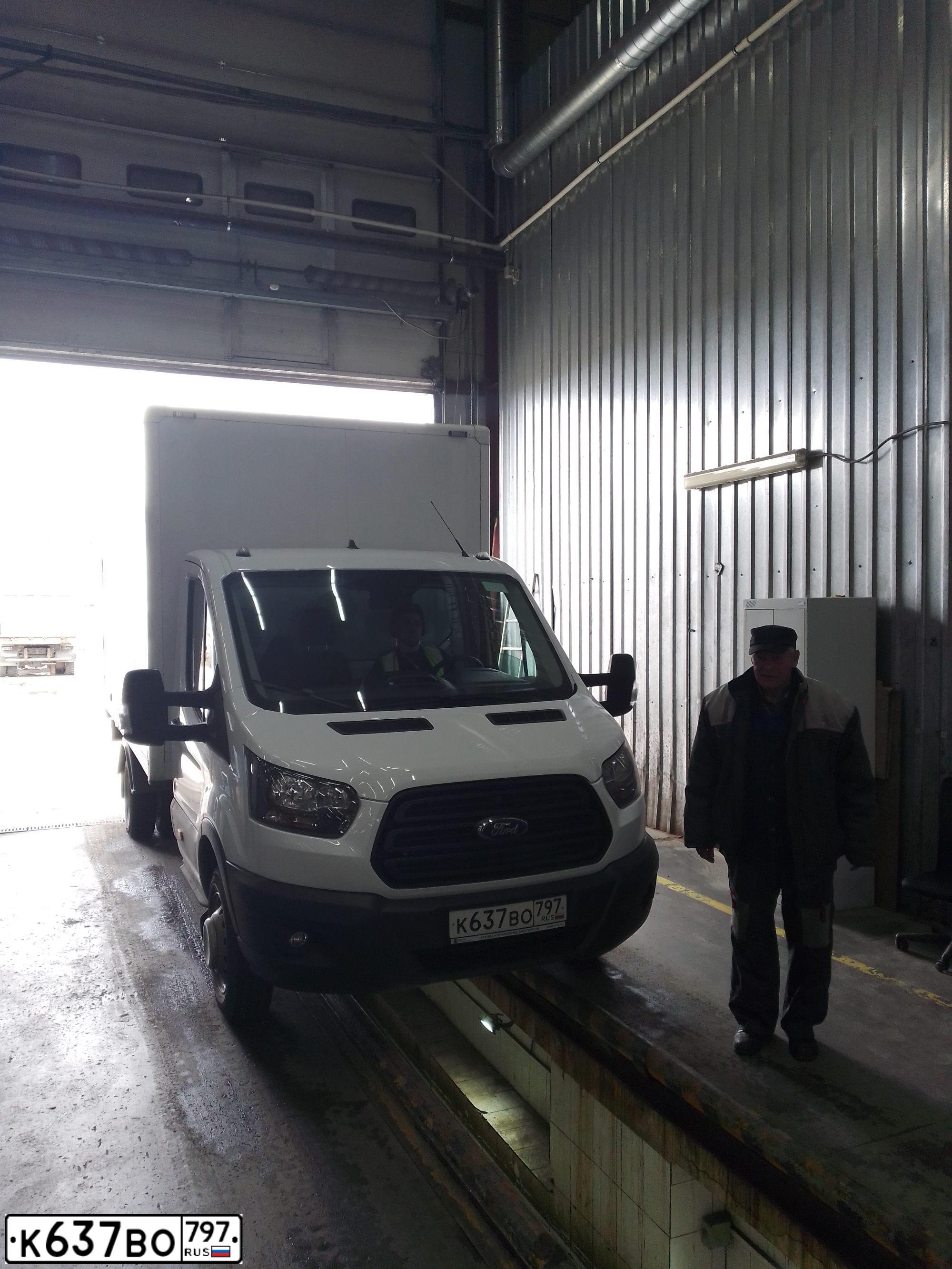 Фото автомобиля FORD TRANSIT, 2020 — госномер Р239ВМ29