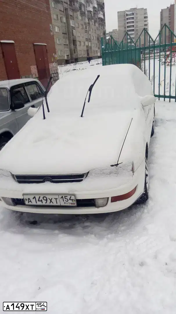 Фото автомобиля TOYOTA CORONA, 1993 — госномер У988НЕ142