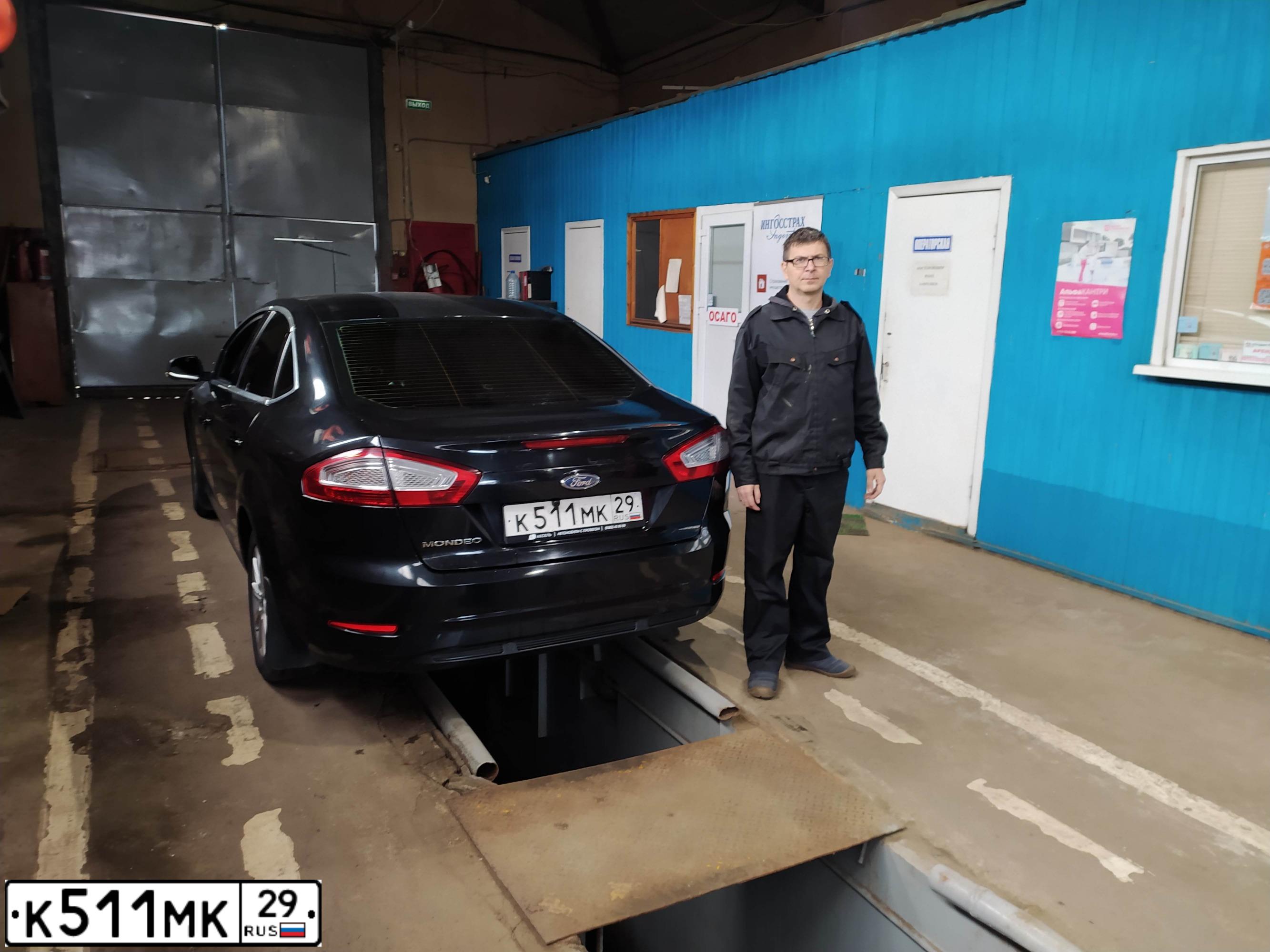 Фото автомобиля LADA 2107, 2007 — госномер О217РК29. Цвет: Красный