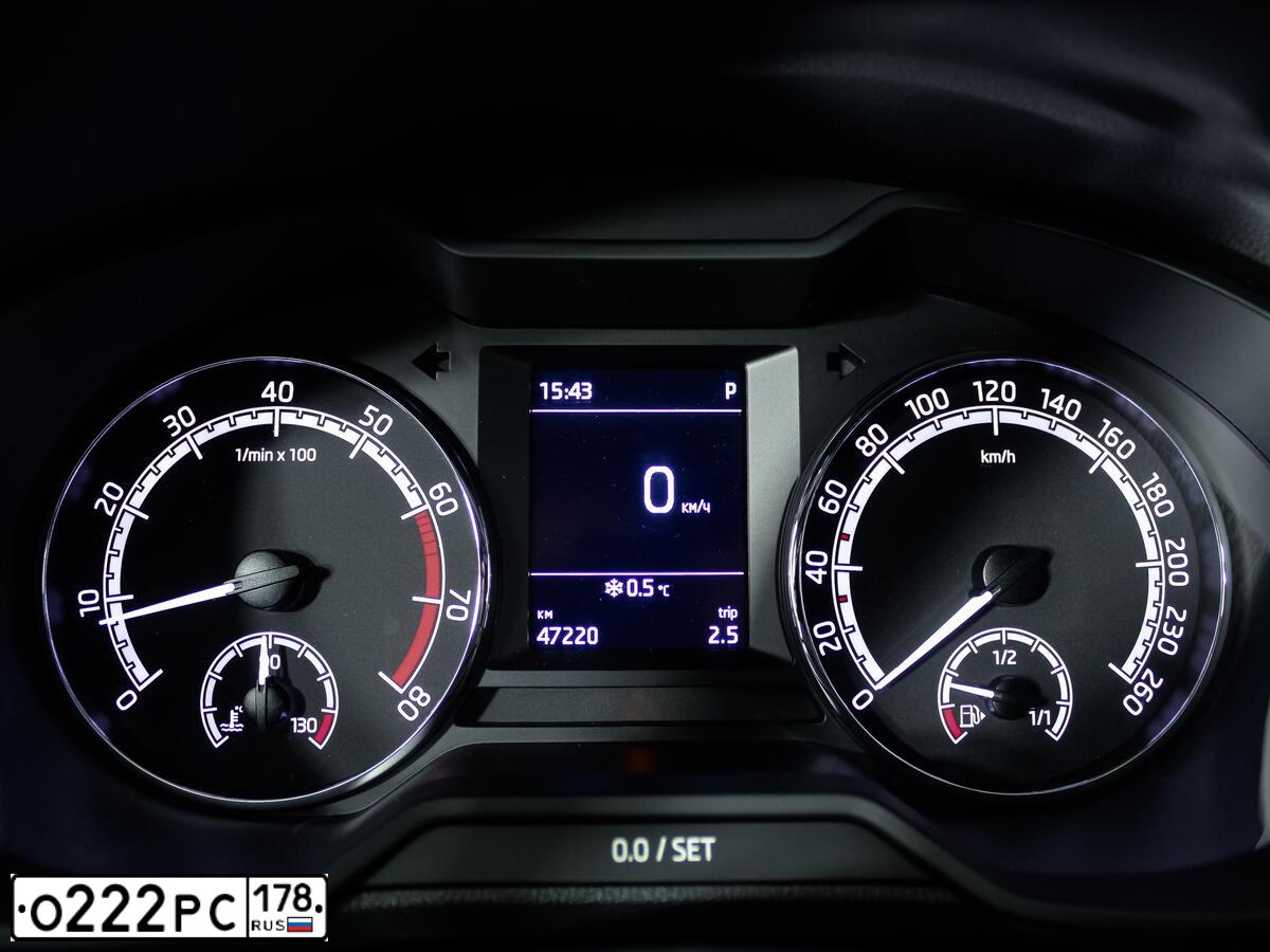 Фото автомобиля SKODA OCTAVIA, 2019 — госномер Н772ВО198. Цвет: Белый